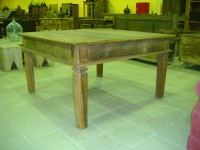 Mesa Quadrada em Cedro